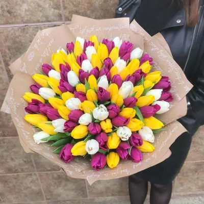 Купить желтые тюльпаны поштучно в Москве по цене от 3000 рублей