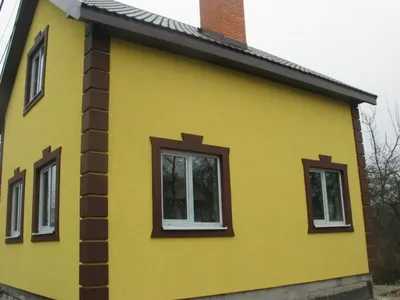 Отделка дома виниловым сайдингом HolzBlock (Хольцблок) под бревно 180  Светло-Желтый: фото, материалы и цены