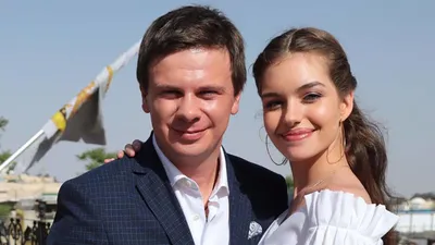 Муж и жена Дмитрий Комаров и Александра Кучеренко на обложке Viva! Первое  интервью после свадьбы