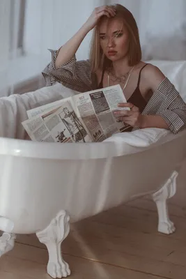 Купить цифровую версию картины: Эдгар Дега - Женщина в ванной, моющая ноги,  Париж | Артхив