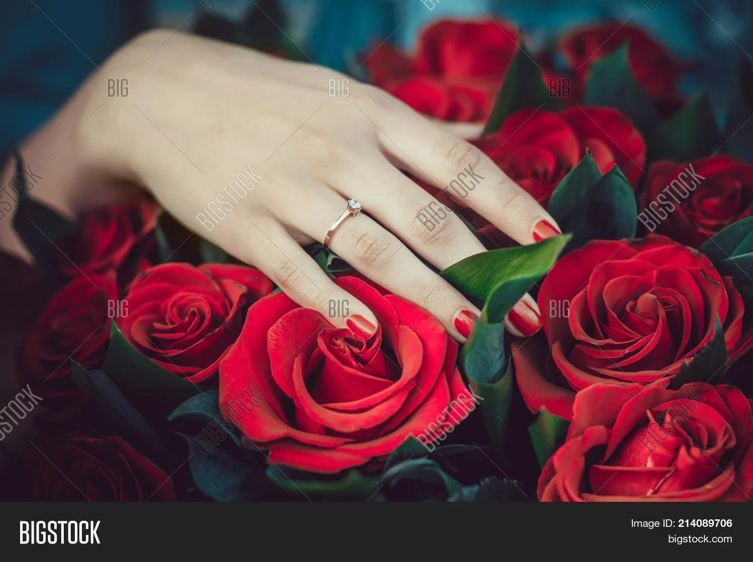 Цветы и кольцо предложение