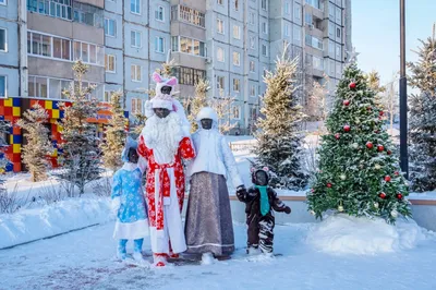 Новый год семья праздник дети зима…» — создано в Шедевруме