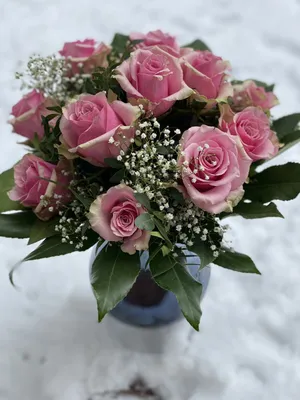 Зимний букет из роз и шишек – купить с доставкой в Москве. Цена ниже!
