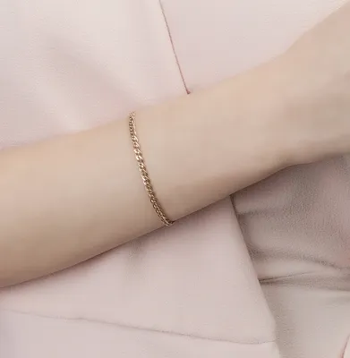 Элегантный золотой браслет на руку